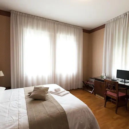 Hotel Lussana 3*